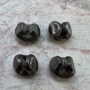 พดด้วงเสมัยอยุธยาม็ดหนึ่งสลึง ตราช้างผอม - Elephant(Thin) 1/4 B. หนักประมาณ 3.12 - 3.71 gms เม็ดแท้หาชมได้ยาก มีเอกลักษณ์ - Image 4