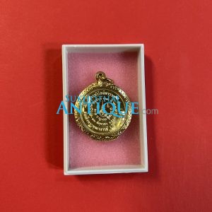 เหรียญสมเด็จพระพุฒาจารย์ ( โต พรหมรังสี ) วัดระฆังโฆสิตาราม อนุสรณ์ 122 ปี เนื้อทองคำ และ เลี่ยมทอง รวมนน.23 g เลี่ยมแบบเปิดฝา - Image 3