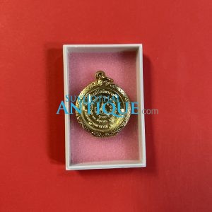 เหรียญสมเด็จพระพุฒาจารย์ ( โต พรหมรังสี ) วัดระฆังโฆสิตาราม อนุสรณ์ 122 ปี เนื้อทองคำ และ เลี่ยมทอง รวมนน.23 g เลี่ยมแบบเปิดฝา - Image 4